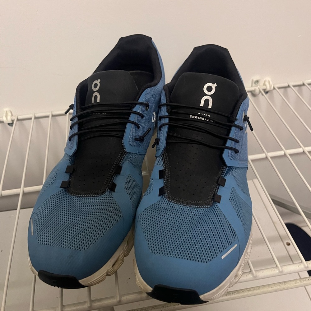 On Cloud Running Men's Black and Blue Performance Trainer